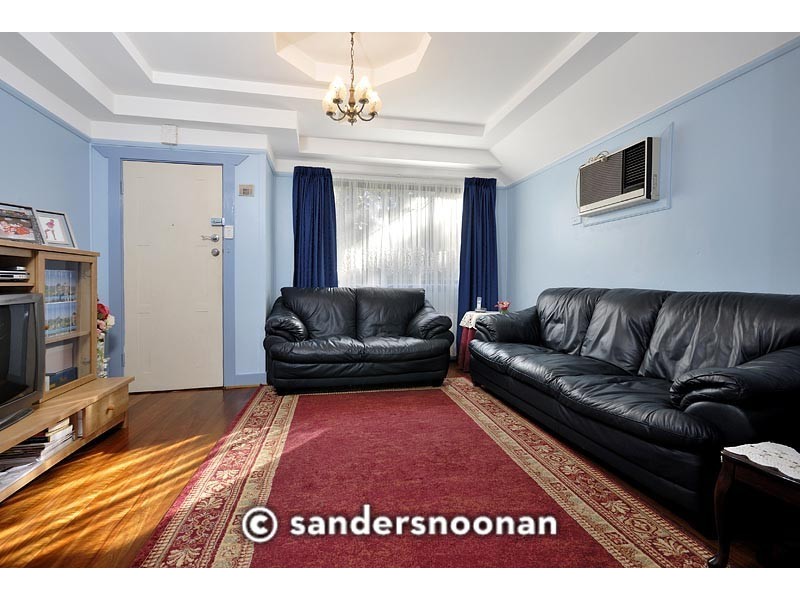 8 Mona Road, Riverwood NSW 2210