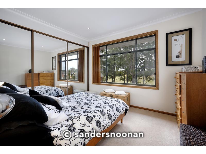 1 Jindabyne Crescent, Peakhurst Heights NSW 2210