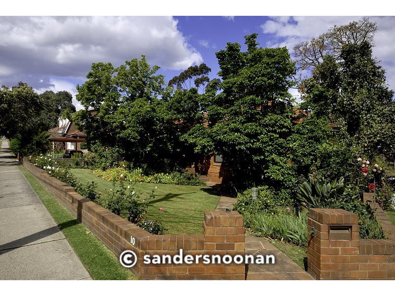 10 Broad Arrow Road, Beverly Hills NSW 2209