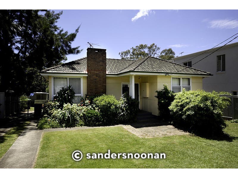 9 Peace Avenue, Peakhurst Heights NSW 2210