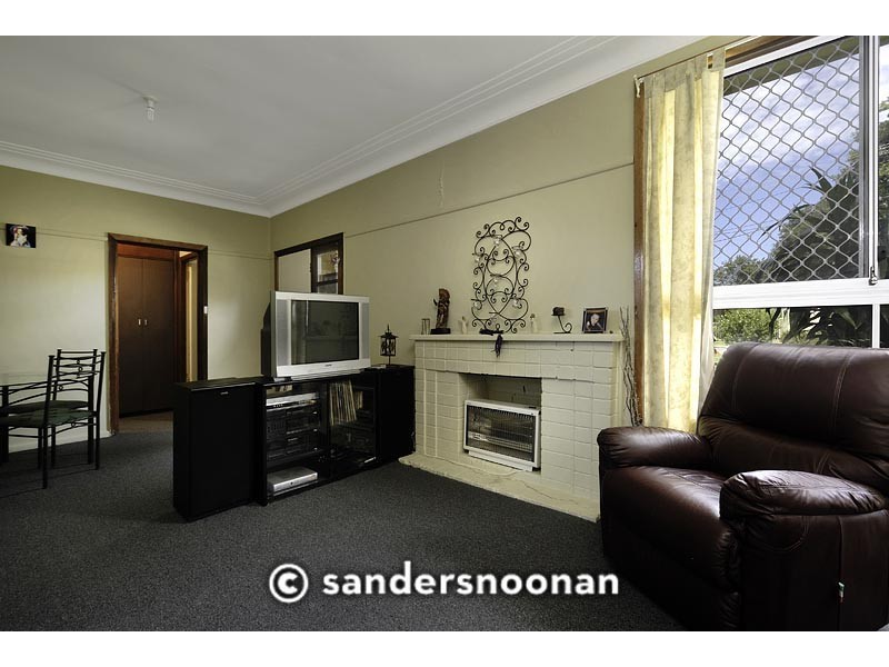 9 Peace Avenue, Peakhurst Heights NSW 2210