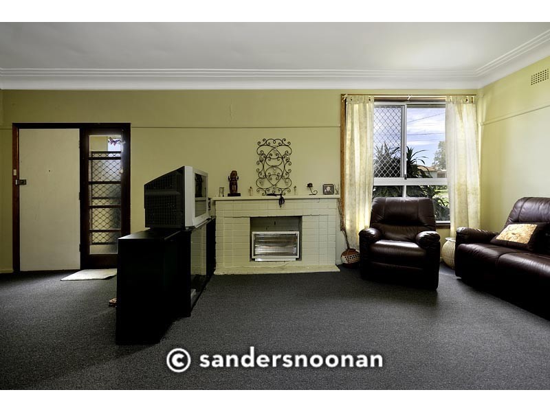 9 Peace Avenue, Peakhurst Heights NSW 2210