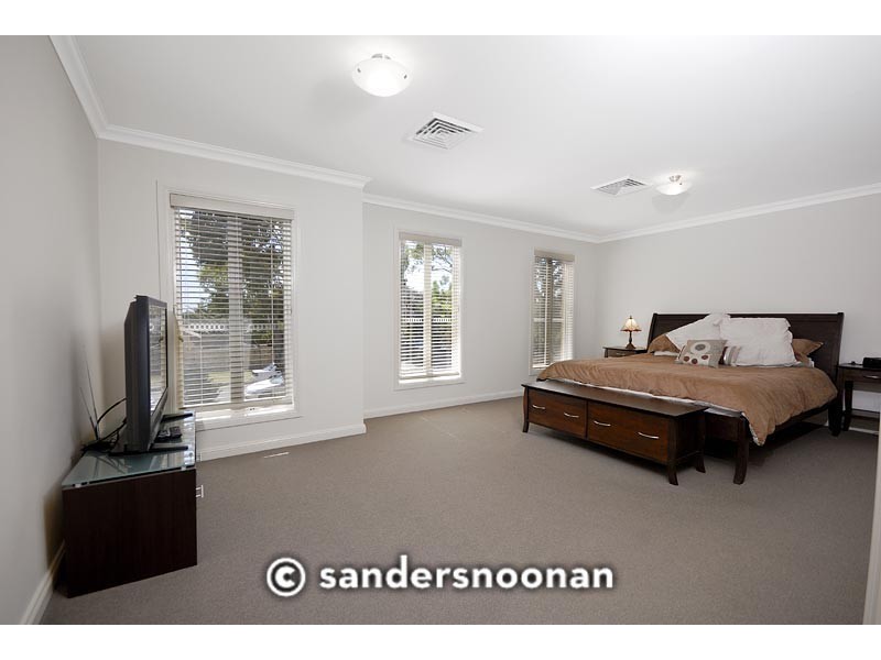 60 Johnstone Street South, Peakhurst NSW 2210