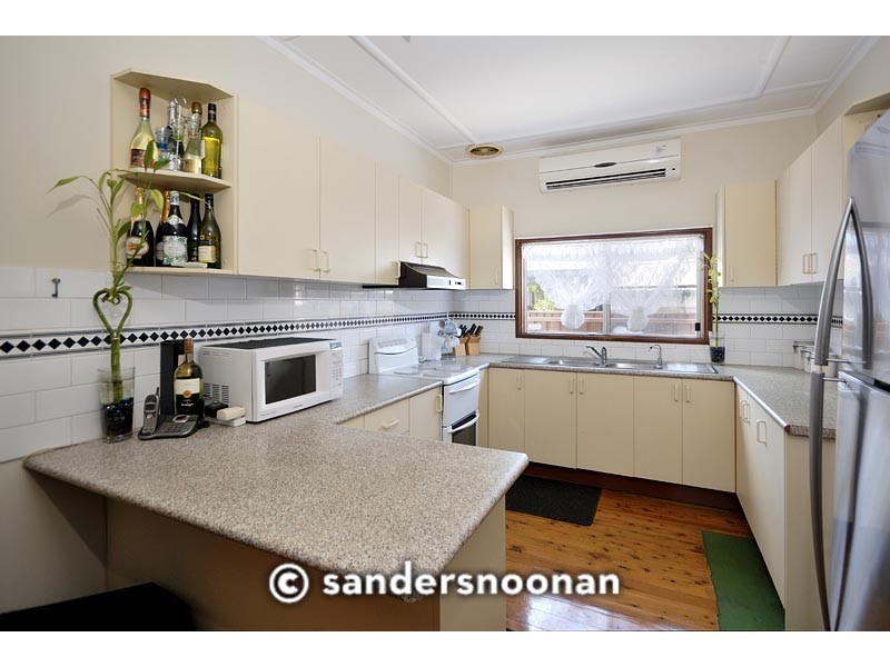 8 Hardy Avenue, Riverwood NSW 2210