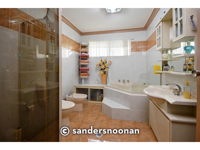 2a Evans Street, Peakhurst NSW 2210