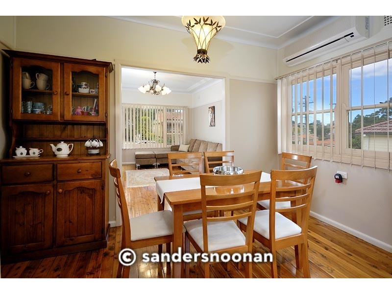 8 Forshaw Avenue, Peakhurst NSW 2210