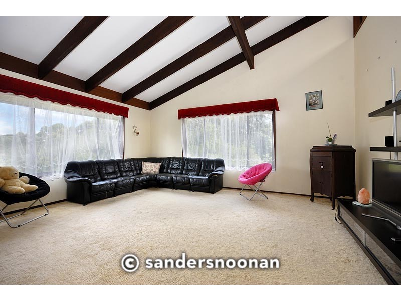 11d Valentia Avenue, Lugarno NSW 2210