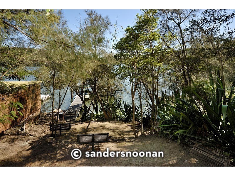 6 Riverside Drive, Lugarno NSW 2210