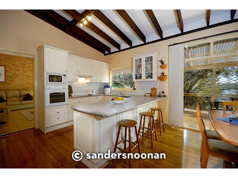 6 Riverside Drive, Lugarno NSW 2210