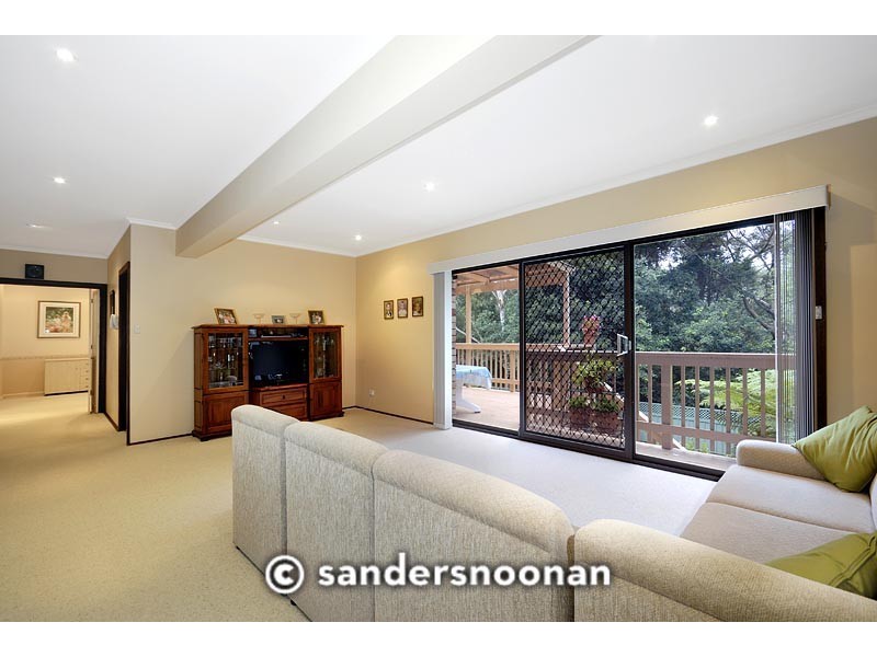 64 Allwood Crescent, Lugarno NSW 2210