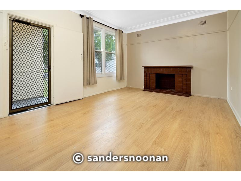 11 Peace Avenue, Peakhurst NSW 2210