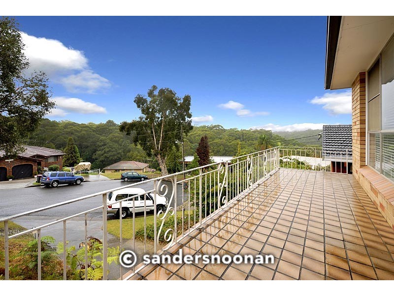 8 Loville Avenue, Peakhurst Heights NSW 2210