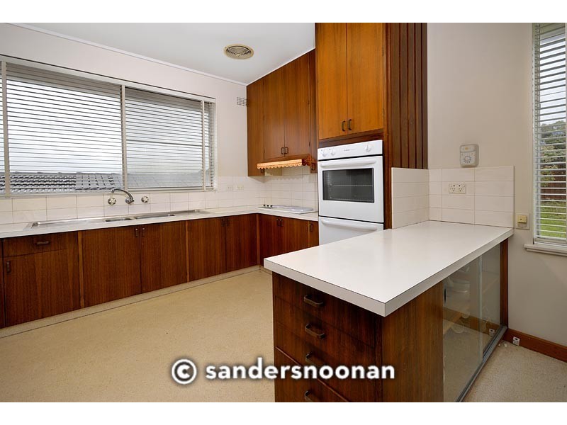 8 Loville Avenue, Peakhurst Heights NSW 2210