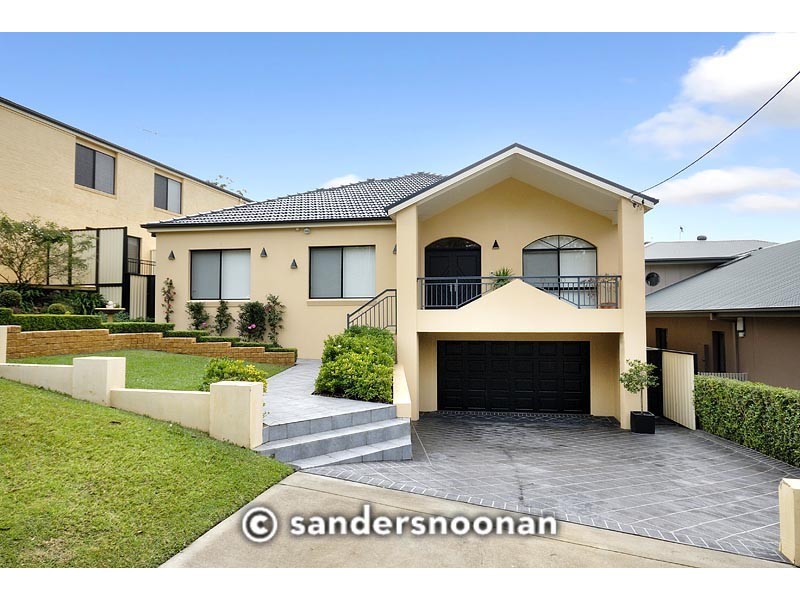 12 Woodlands Avenue, Lugarno NSW 2210