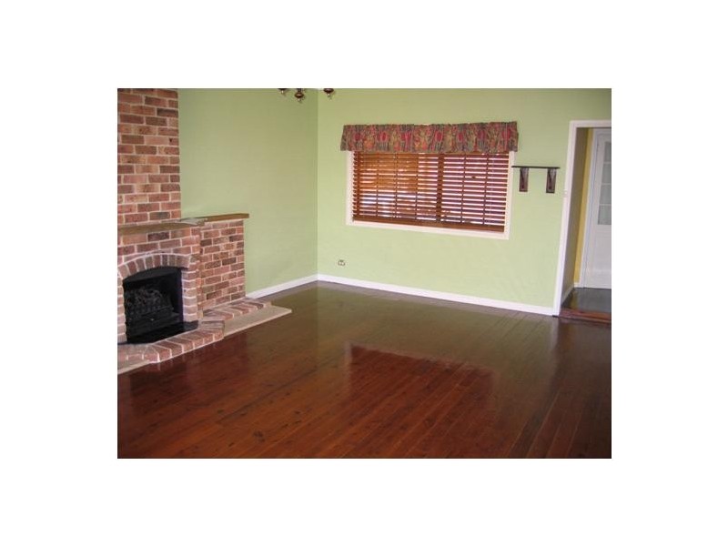 22 Doris Street, Picnic Point NSW 2213