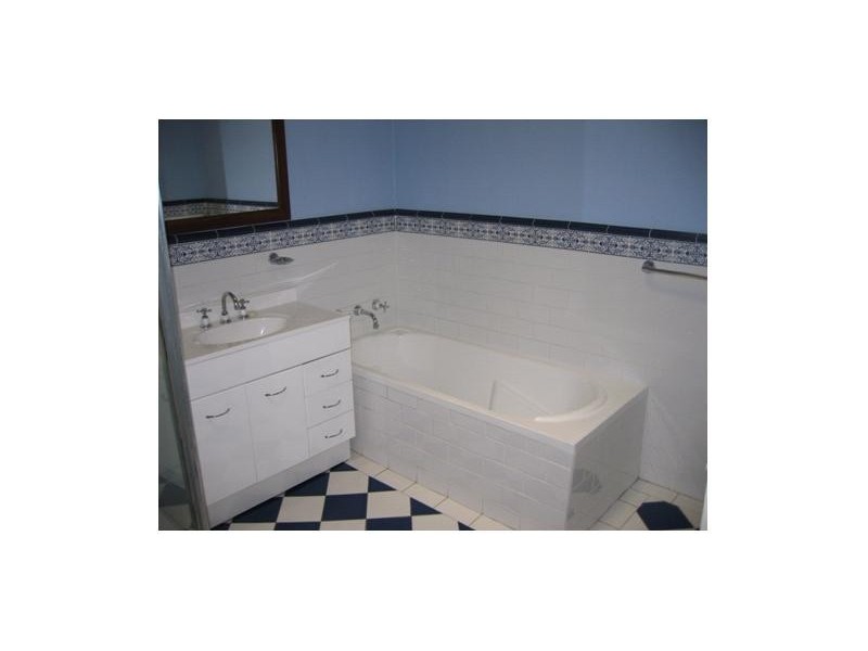 22 Doris Street, Picnic Point NSW 2213