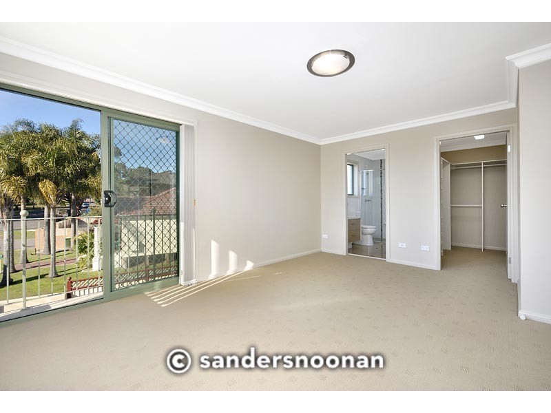 1/15 Henry Lawson Drive, Peakhurst NSW 2210