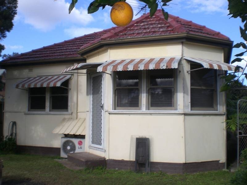 400 Henry Lawson Drive, Milperra NSW 2214