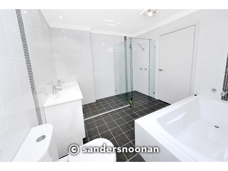 933 Forest Road, Lugarno NSW 2210