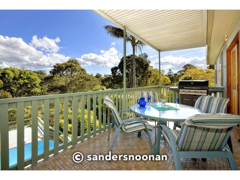 16 Jindabyne Crescent, Peakhurst Heights NSW 2210