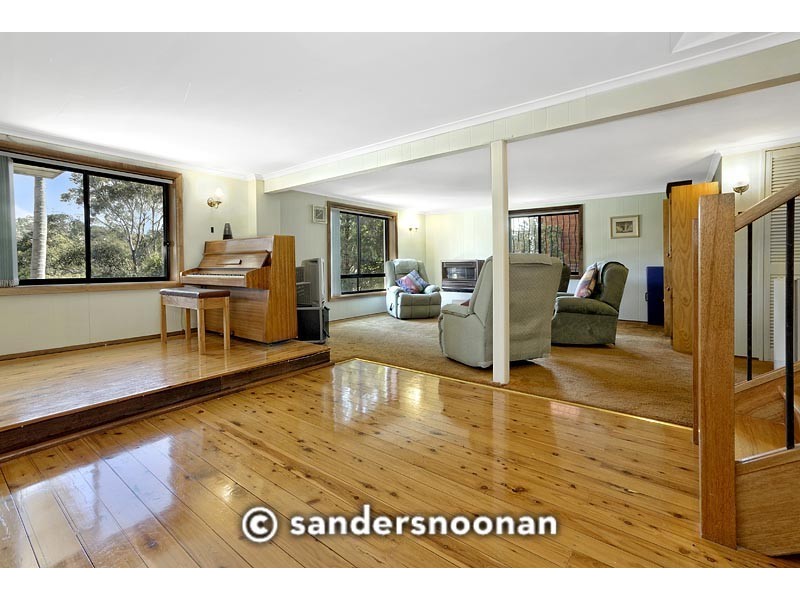 16 Jindabyne Crescent, Peakhurst Heights NSW 2210
