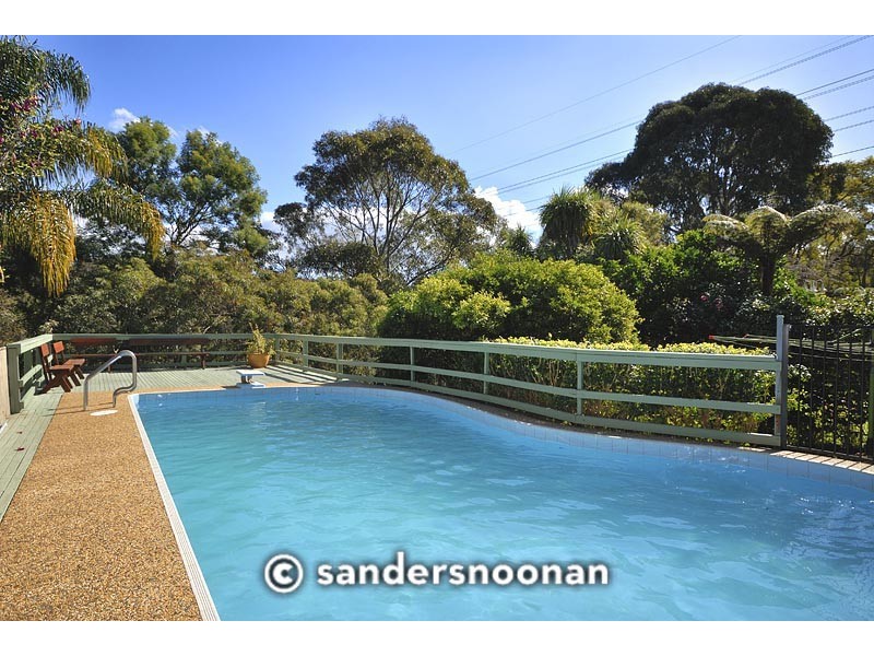 16 Jindabyne Crescent, Peakhurst Heights NSW 2210