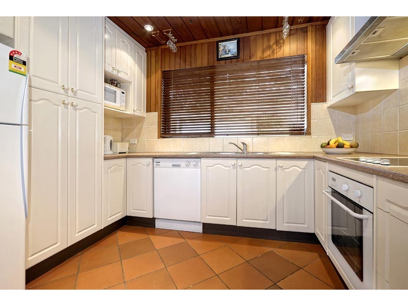 32 Robyn Street, Peakhurst Heights NSW 2210