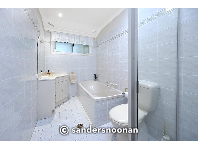 40 Waterside Parade, Peakhurst Heights NSW 2210