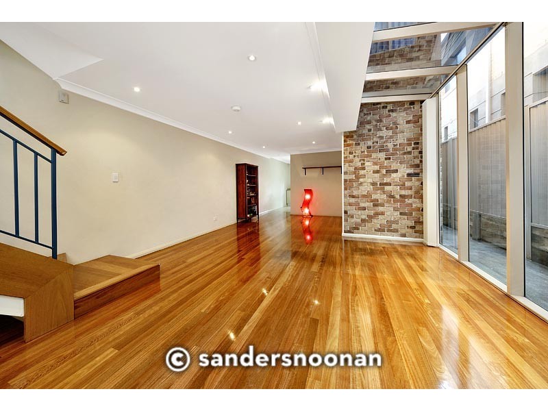 18 Universal Street, Mortdale NSW 2223