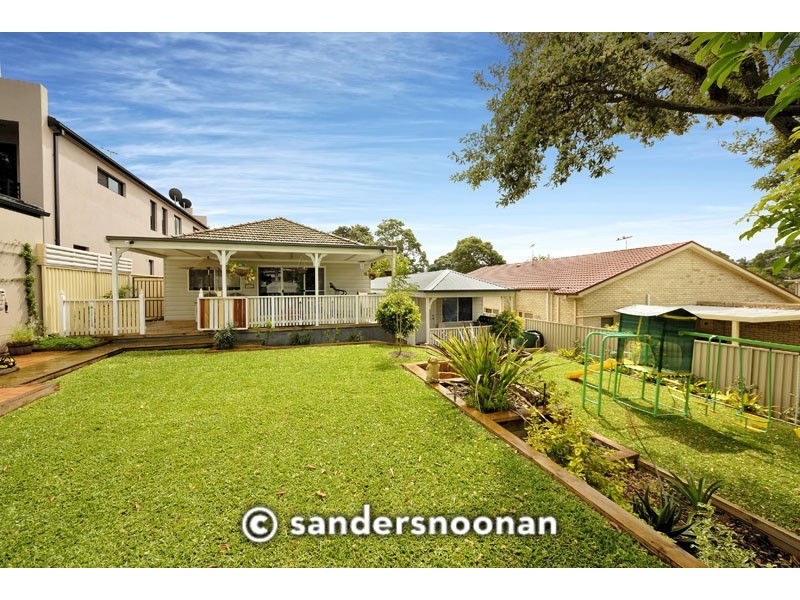 43 Lawrence Street, Peakhurst NSW 2210