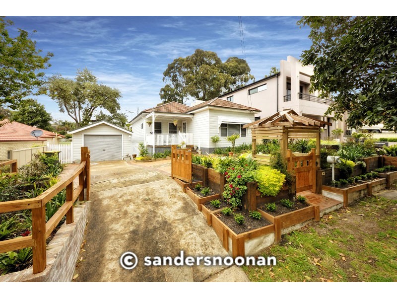 43 Lawrence Street, Peakhurst NSW 2210