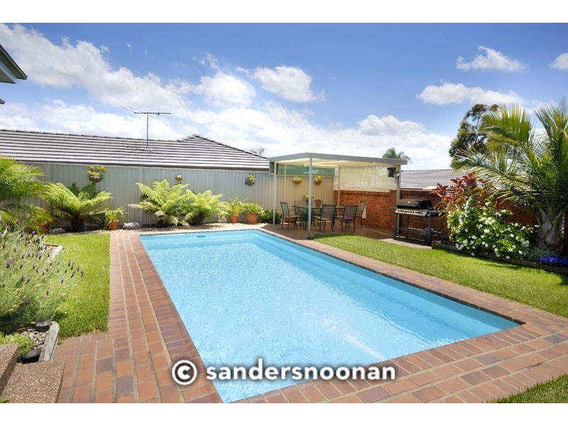 4 Waldo Crescent, Peakhurst NSW 2210