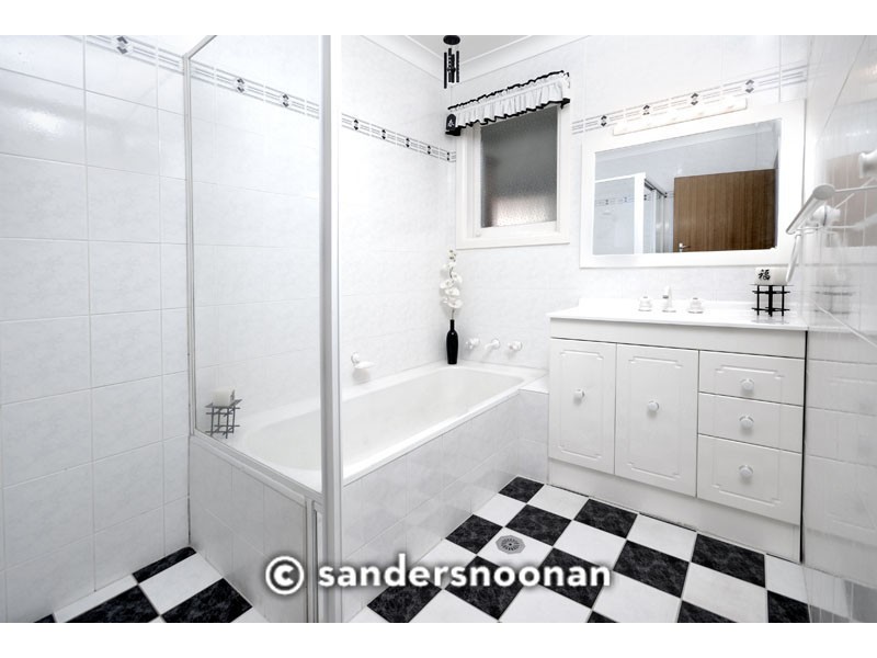 4 Waldo Crescent, Peakhurst NSW 2210