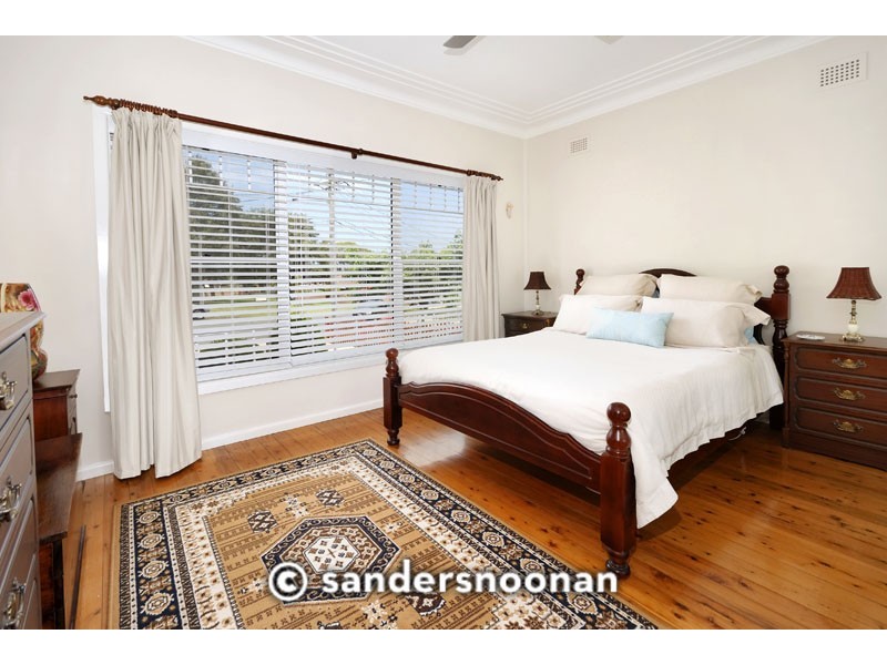 15 Yuruga Street, Beverly Hills NSW 2209