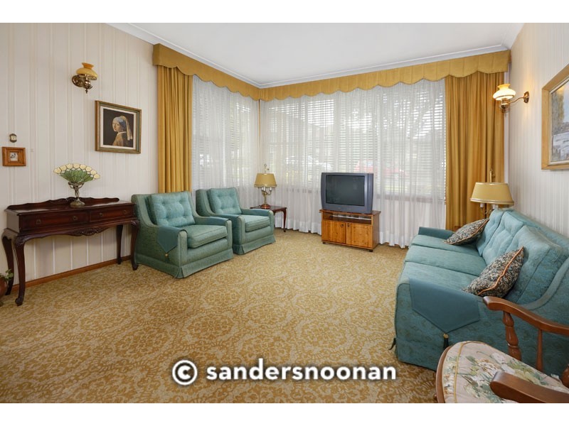 4 Bungalow Road, Peakhurst NSW 2210