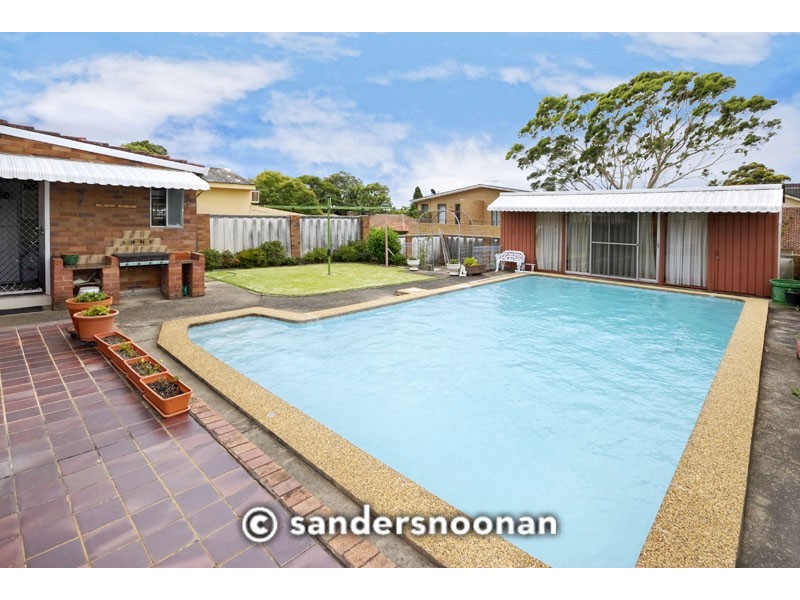 4 Bungalow Road, Peakhurst NSW 2210