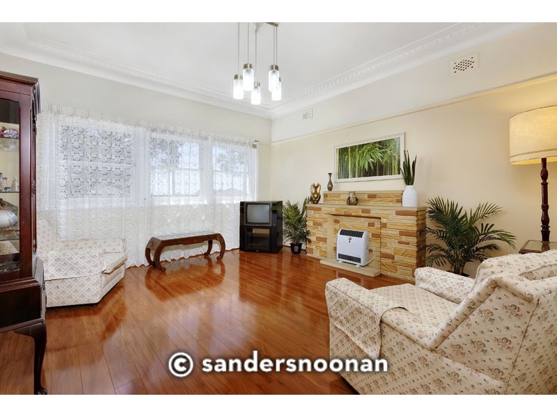 35 Bailey Parade, Peakhurst NSW 2210