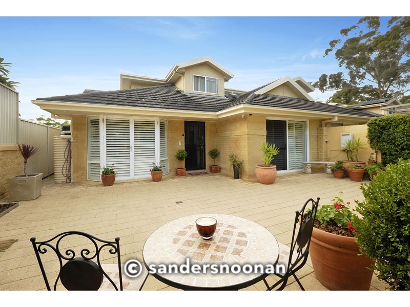 4/4 Woodcliffe Parade, Lugarno NSW 2210