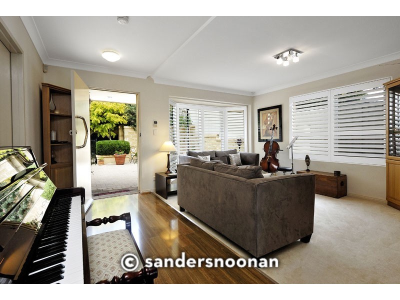 4/4 Woodcliffe Parade, Lugarno NSW 2210