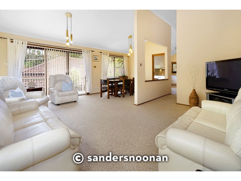 6 Banksia Place, Lugarno NSW 2210