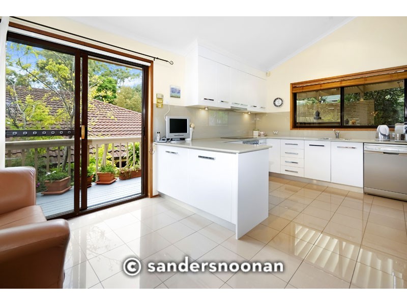 6 Banksia Place, Lugarno NSW 2210