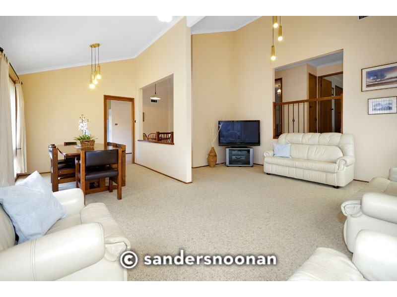 6 Banksia Place, Lugarno NSW 2210