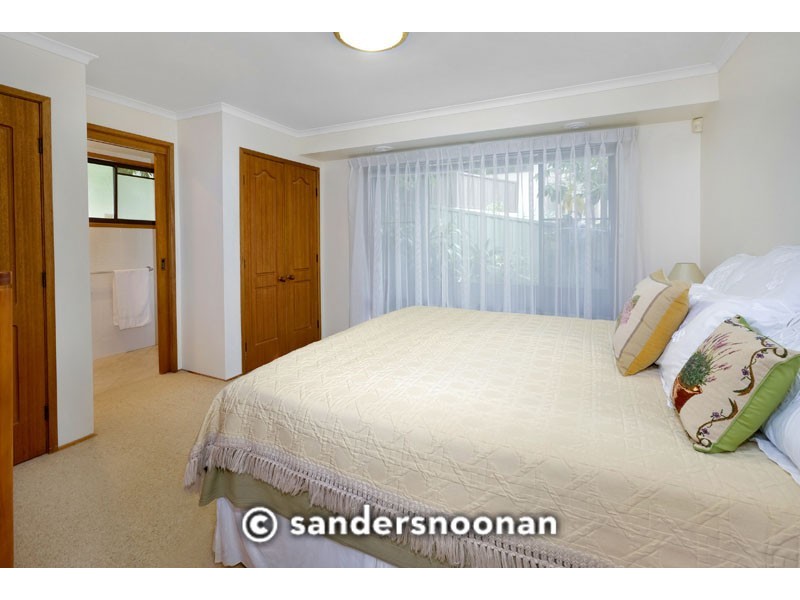 6 Banksia Place, Lugarno NSW 2210