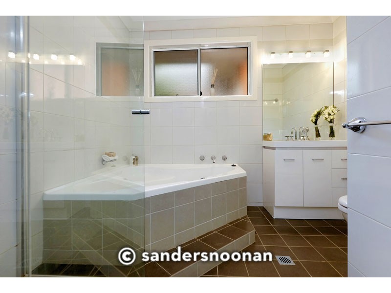 18 Vista Avenue, Peakhurst Heights NSW 2210