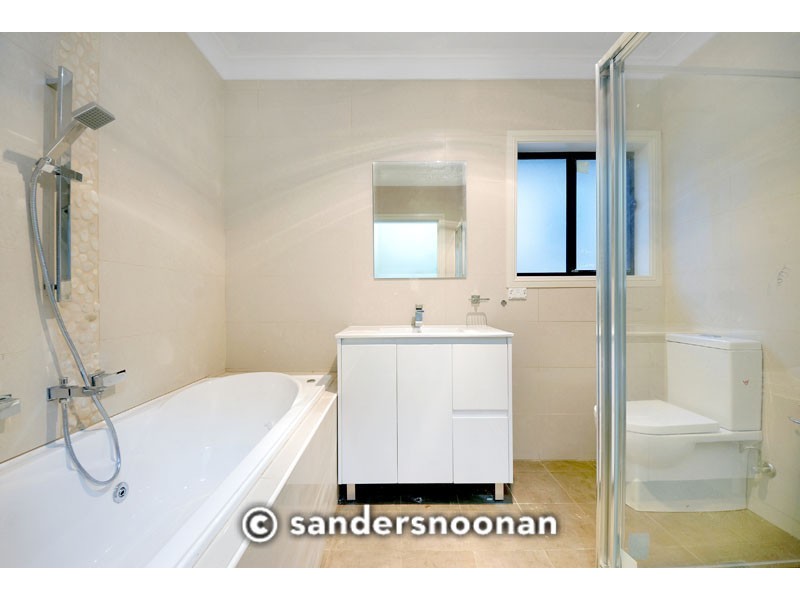 1a Drysdale Avenue, Picnic Point NSW 2213