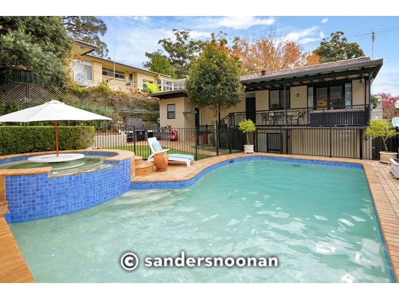 63 Boronia Parade, Lugarno NSW 2210