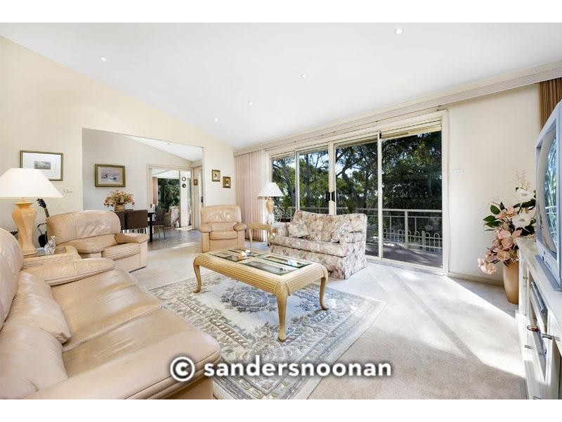 10 Cypress Drive, Lugarno NSW 2210