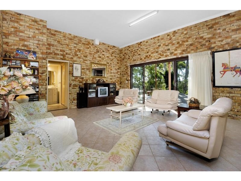 10 Cypress Drive, Lugarno NSW 2210