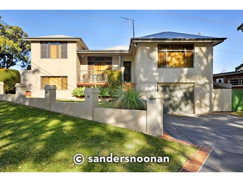 1 Jindabyne Crescent, Peakhurst Heights NSW 2210