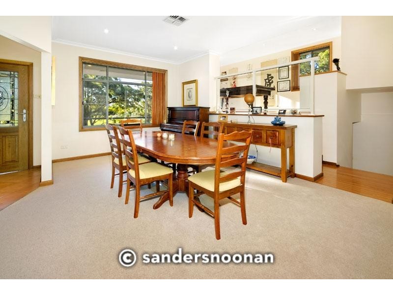 1 Jindabyne Crescent, Peakhurst Heights NSW 2210